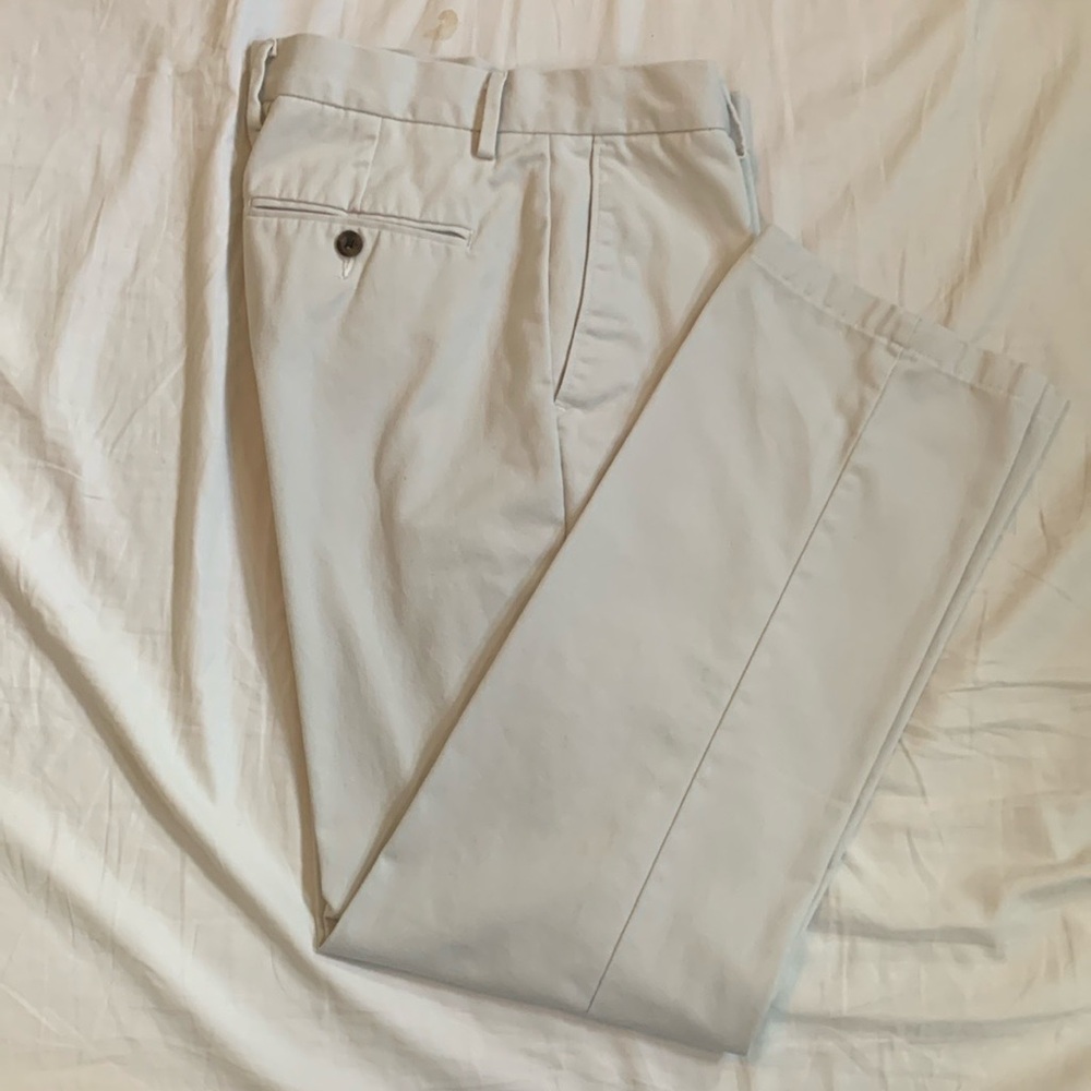 Amazon Essentials Men’s Slim Fit Flat Front Chino (Light Grey)